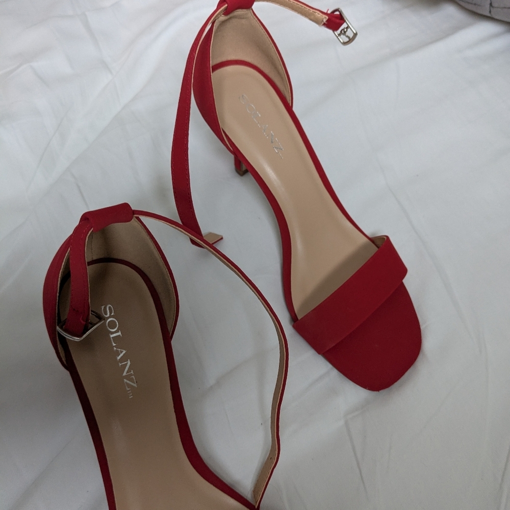 Red heels - Picture 4 of 5